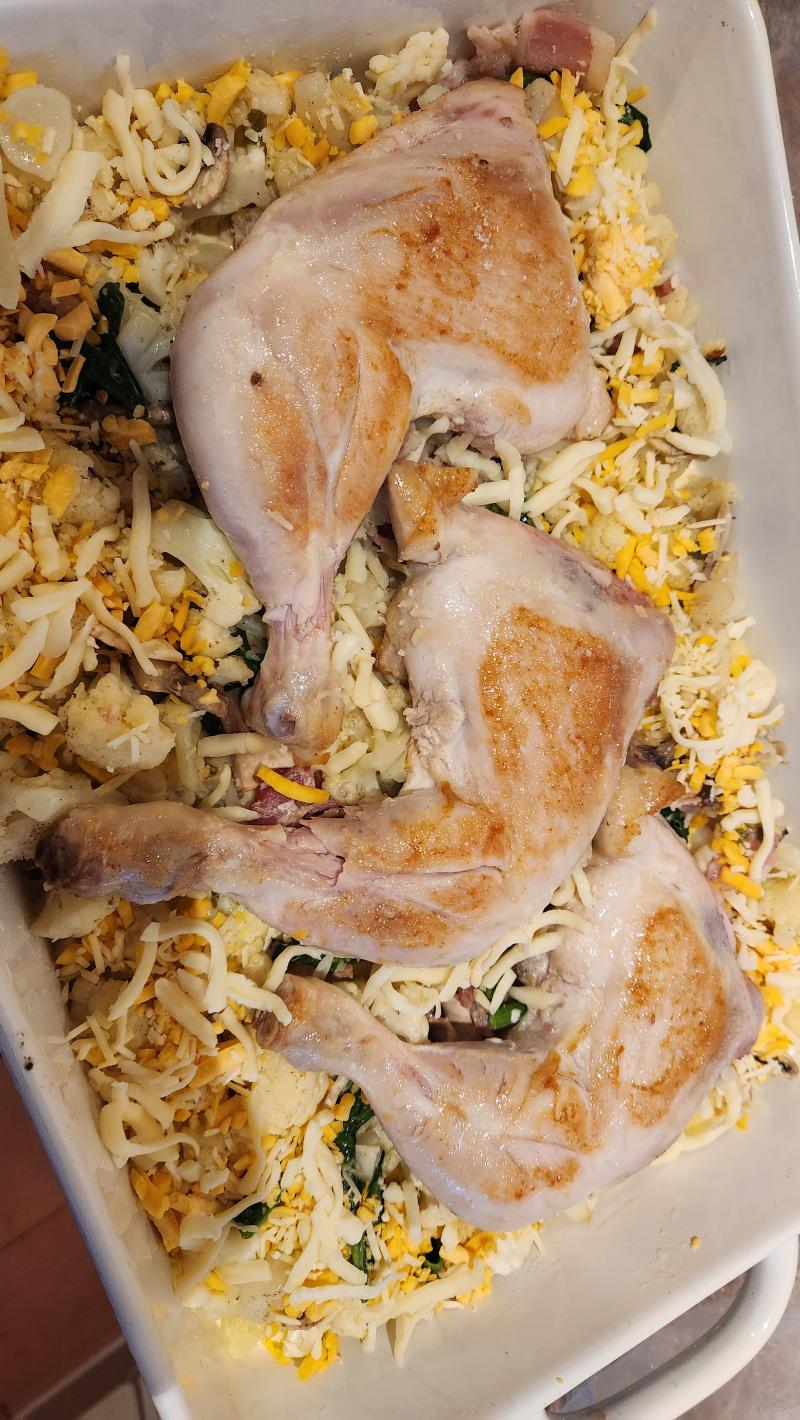 어제 오늘 점심 계란간장 비빔밥 저녁은 크림치킨 컬리플라워 지금 열심히 만드는중 저녁메뉴는 이게 다이어트 식이라고 하는 사람도 있을테지만 저탄고지 키토 할거라서 오히려 점심이