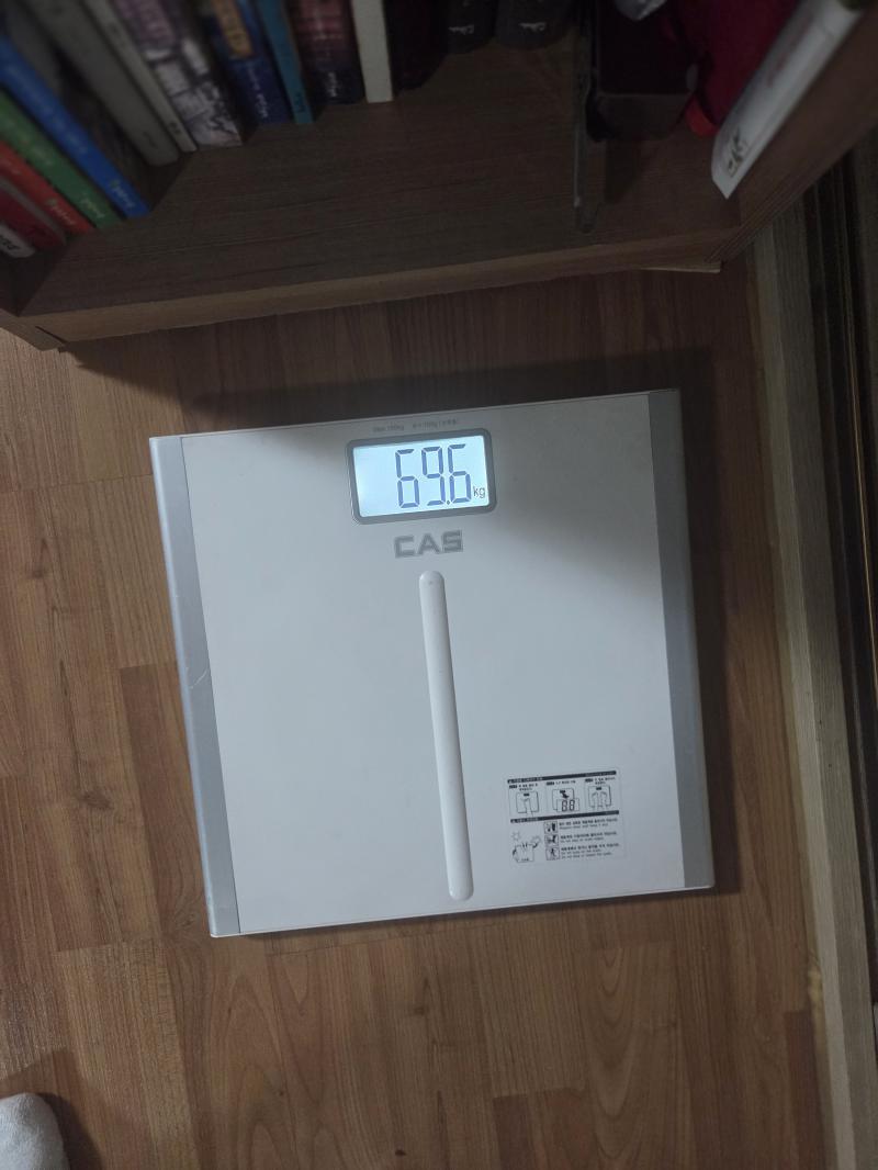 저녁 먹고 지금부터 물빼고 금식 내일부터 알바 마치고 분쯤 운동하다가려고 사이클이 좋을듯
