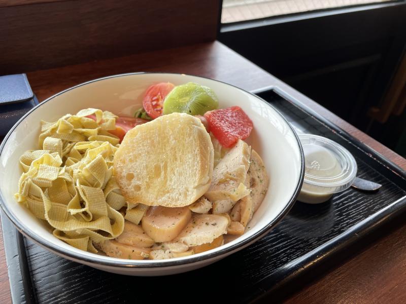 우리학교앞 샐러드맛집임 존맛탱구리 저만큼에 원임 또먹고싶네
