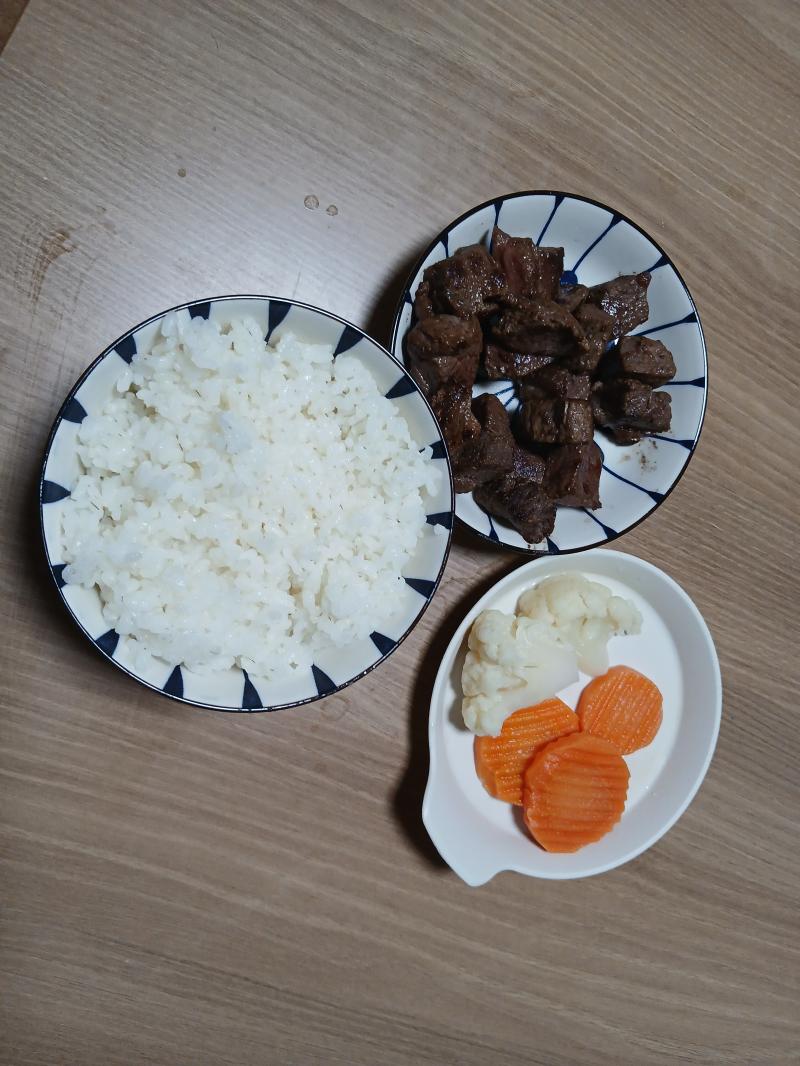 저녁식사 소고기 야채믹스 먹고 하체해야지