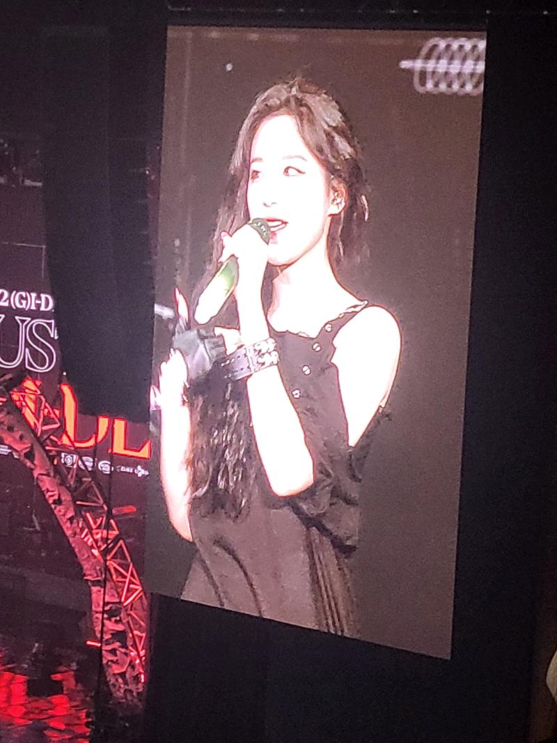 되게 오랜만이다 개월동안 나는 일단 취업을 했다 어느덧 정규직전환을 앞두고 있는 시기가 되었고 월에 했던 아이들 콘서트에 갔다왔어 너무너무 즐거웠어 콘서트갔다오니까 덕심