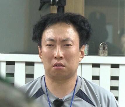 아까 어떤여자애가 나랑자리바꿔달라하길래 바로 했는데 쌤이 빠꾸시킴