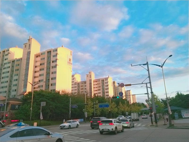 레주 사진 진짜 잘찍는다 색감이 예술이야 이건 작년에 찍었던 구름이야