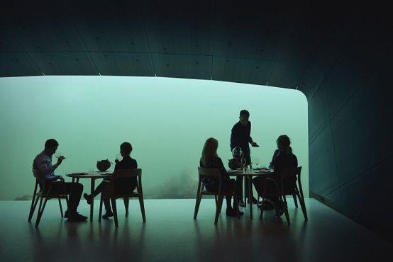 노르웨이에 있는 유럽 최초의 해저 레스토랑