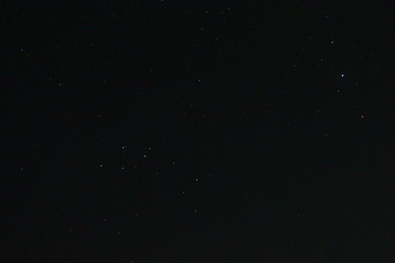 방금 찍은 사진 구름때문에 오늘도 은하수 찍는건 포기지만 별은 많이 찍히네