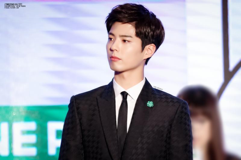 박보검 분도 진짜 예쁜 얼굴 수트랑 캐주얼 어울리는