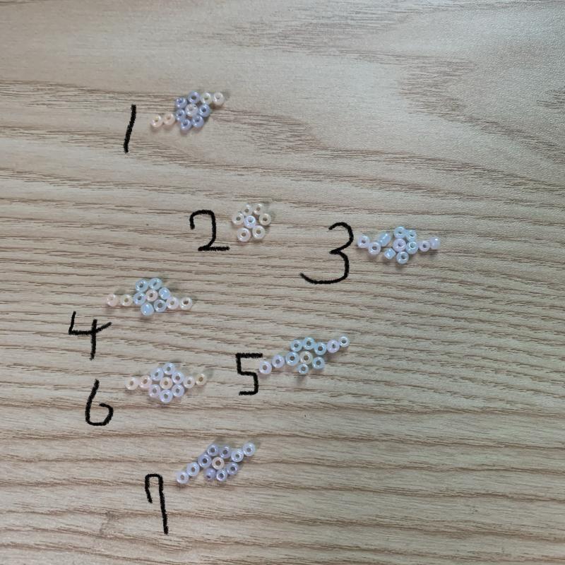 꽃모양 만들거고 옆에 두개씩 있는건 아예 이거 말고도 추천해줘도 꽃잎 꽃술 이렇게