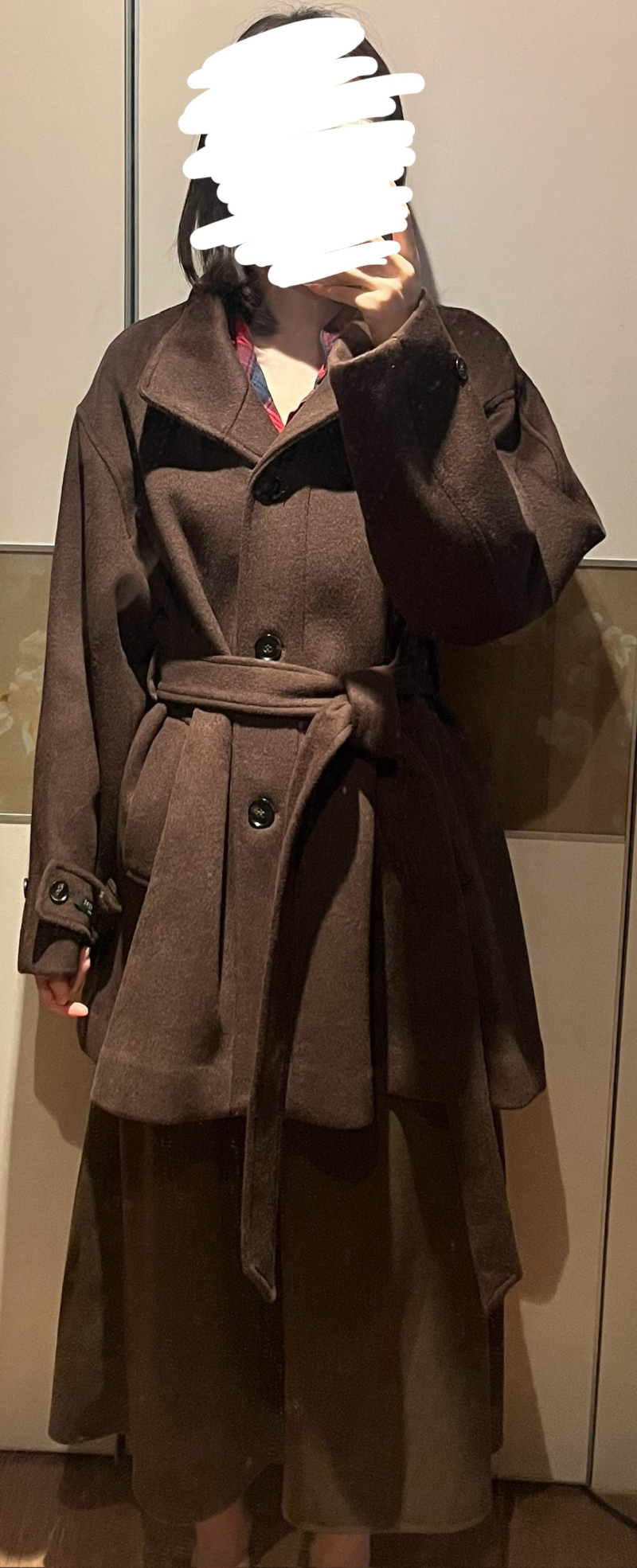 코트 자체는 마음에 드는데 오버핏이라 부해보이나 다리도 짧아보이는 같아 원래 이런거야